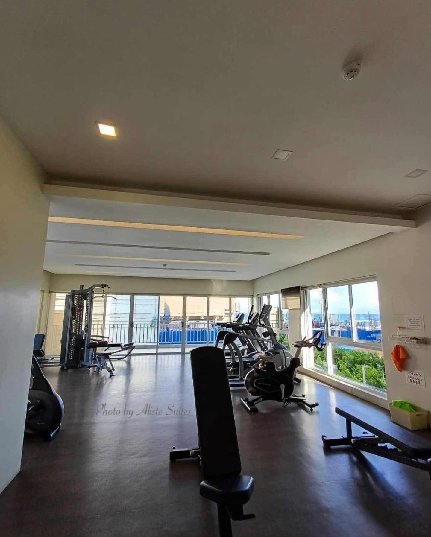 Aliste Suites Marina Spatial Dumaguete City Екстер'єр фото
